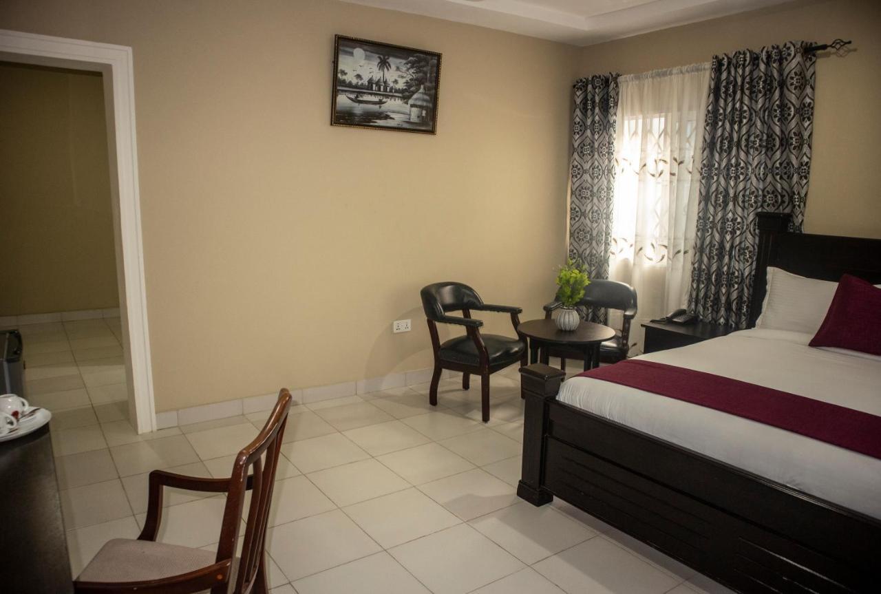 Kislas Luxury Hotel Adenta Exterior photo