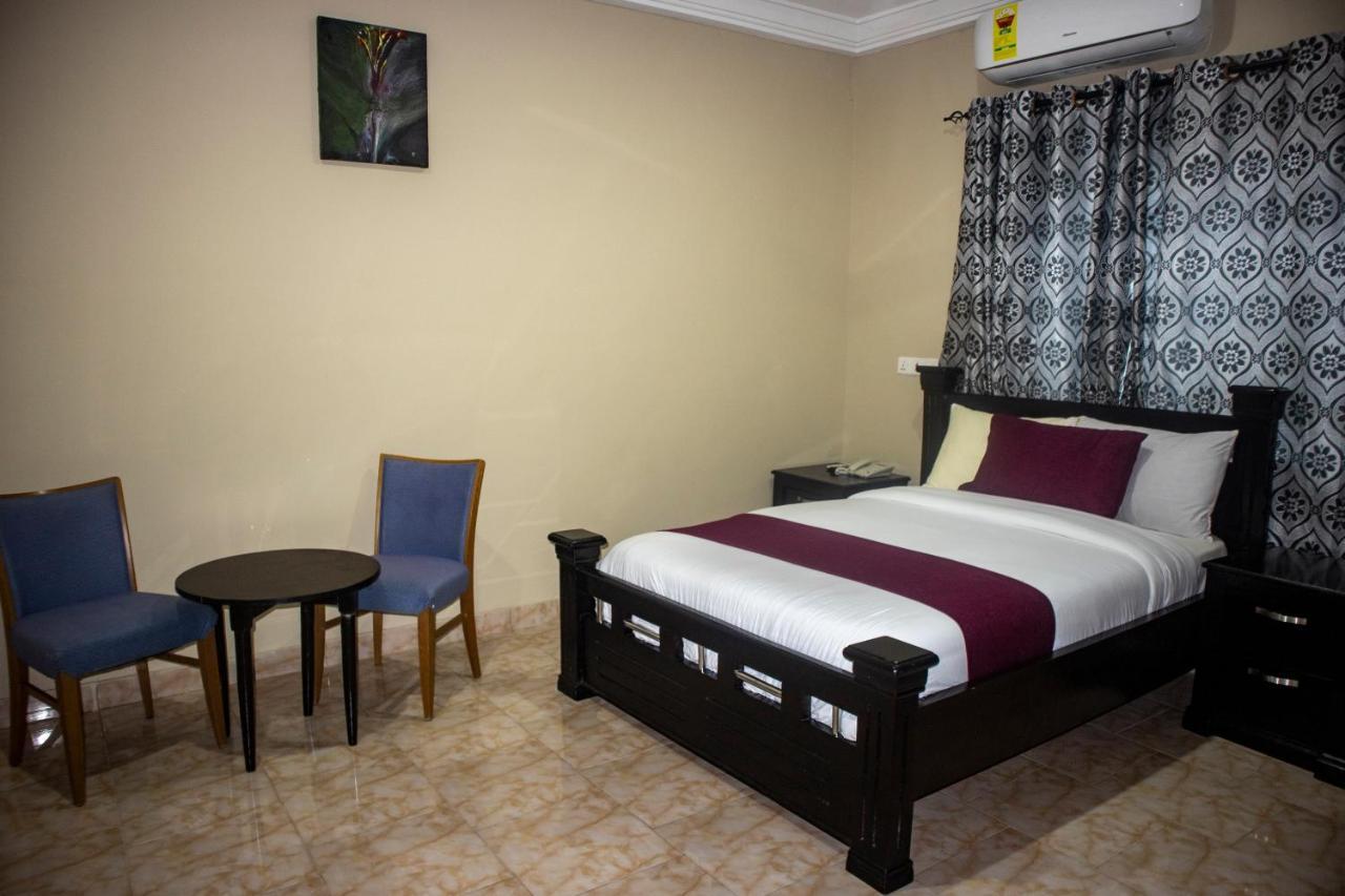 Kislas Luxury Hotel Adenta Exterior photo