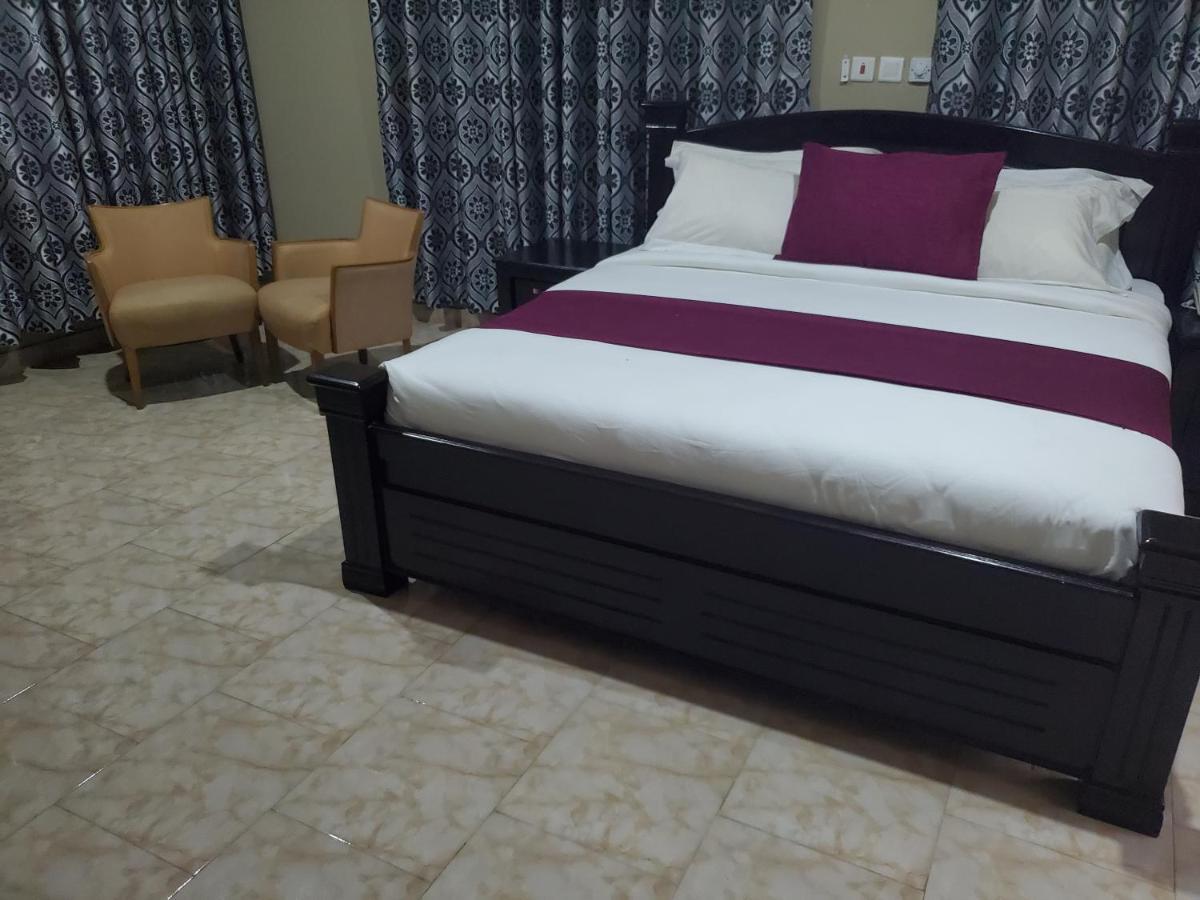 Kislas Luxury Hotel Adenta Exterior photo